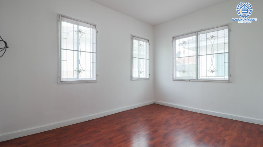 *****ทาวน์เฮ้าส์มือสองย่านปทุมธานี ม.พฤกษาวิลล์16 รังสิต-องครักษ์ #หลังมุม เนื้อที่กว้างขวางถึงเกือบ 30 ตร.ว. ฟังก์ชัน 3 ห้องนอน 2 ห้องน้ำ 2 ที่จอดรถ ต่อเติมพื้นที่หลังคา ห้องครัว และห้องอเนกประสงค์แล้ว ใกล้ฟิวเจอร์พาร์ค รังสิต และทางด่วน "ดอนเมือง-โทลล์เวย์"...